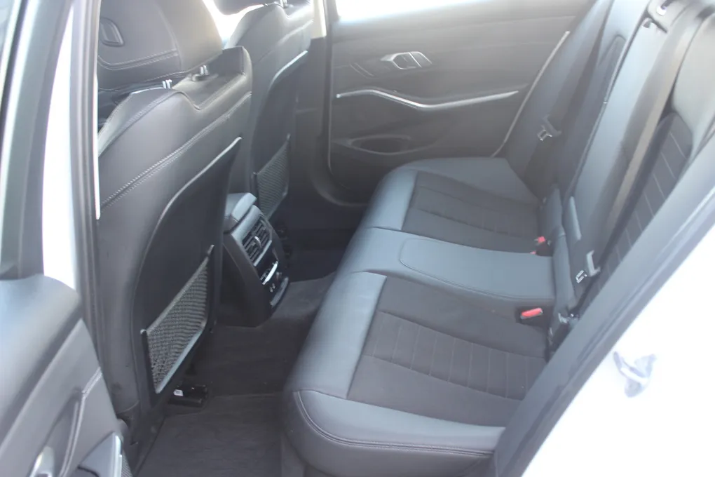 BMW 320i Sport Line aut.