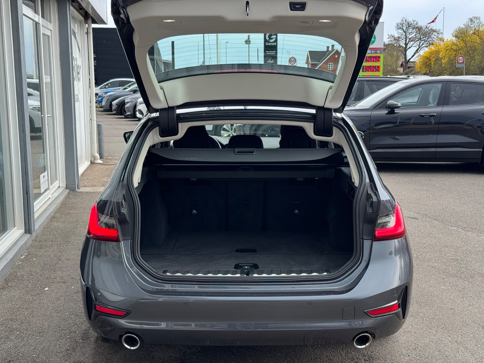 Billede af BMW 320d 2,0 Touring Connected aut.