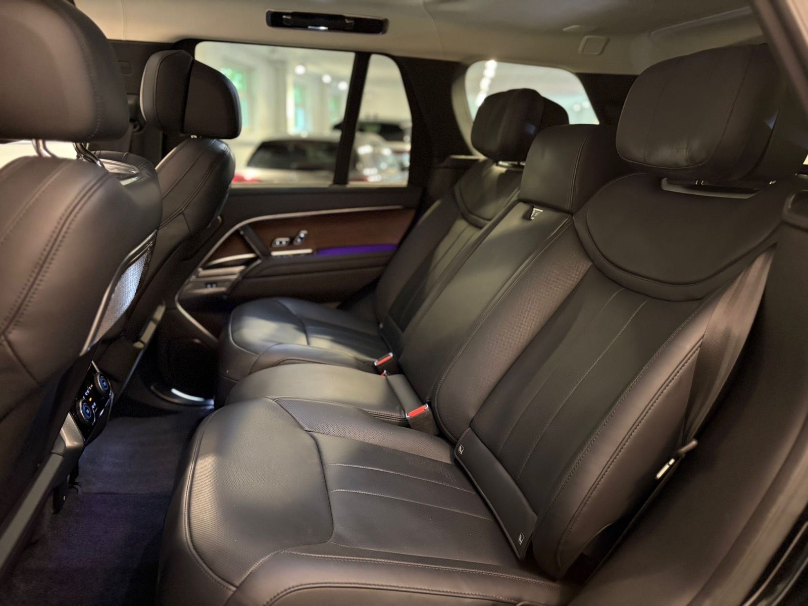Land Rover – Range Rover