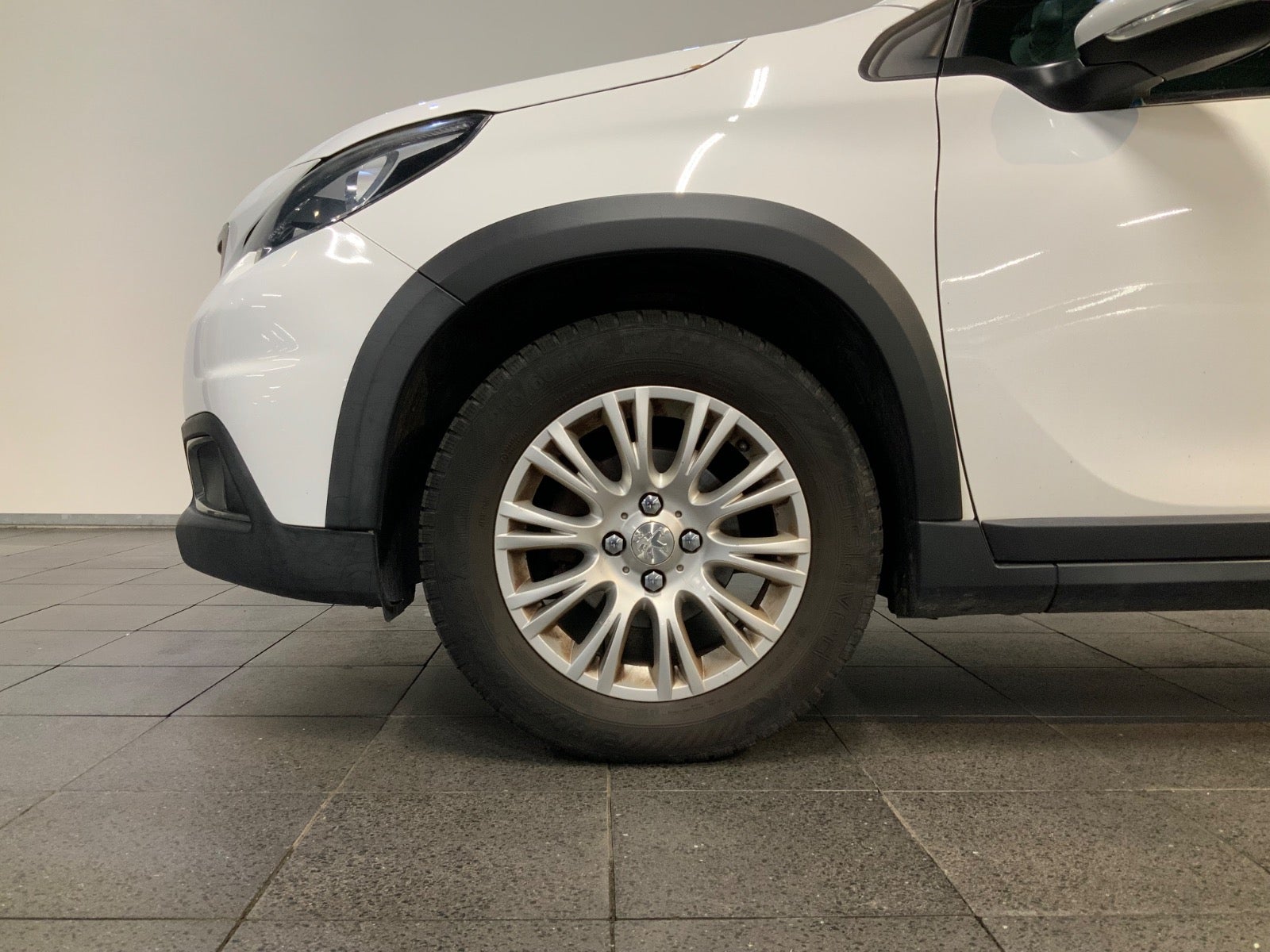 Peugeot 2008 (3/8)