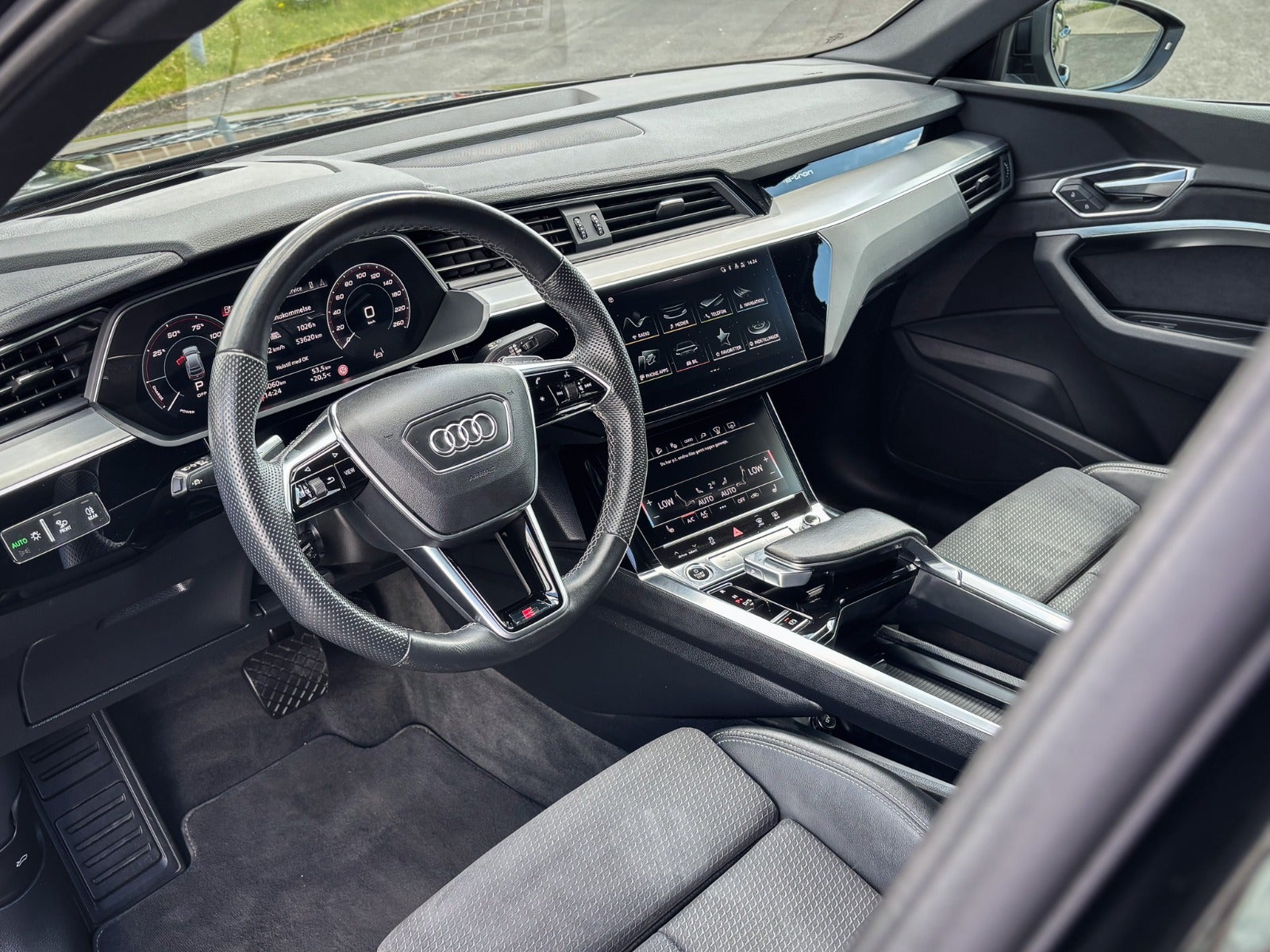Billede af Audi e-tron 55 S-line Sportback quattro