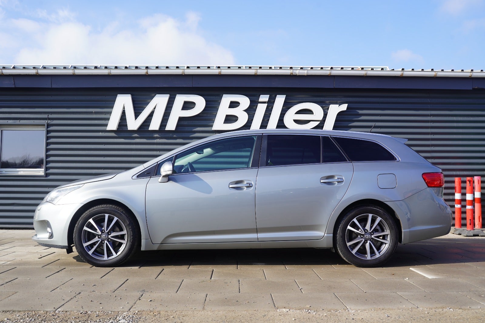 Billede af Toyota Avensis 1,8 VVT-i T2 Premium stc.
