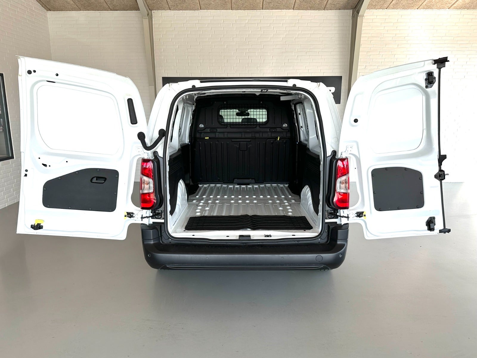 Billede af Citroën Berlingo 1,5 BlueHDi 100 L2 ProffLine Van