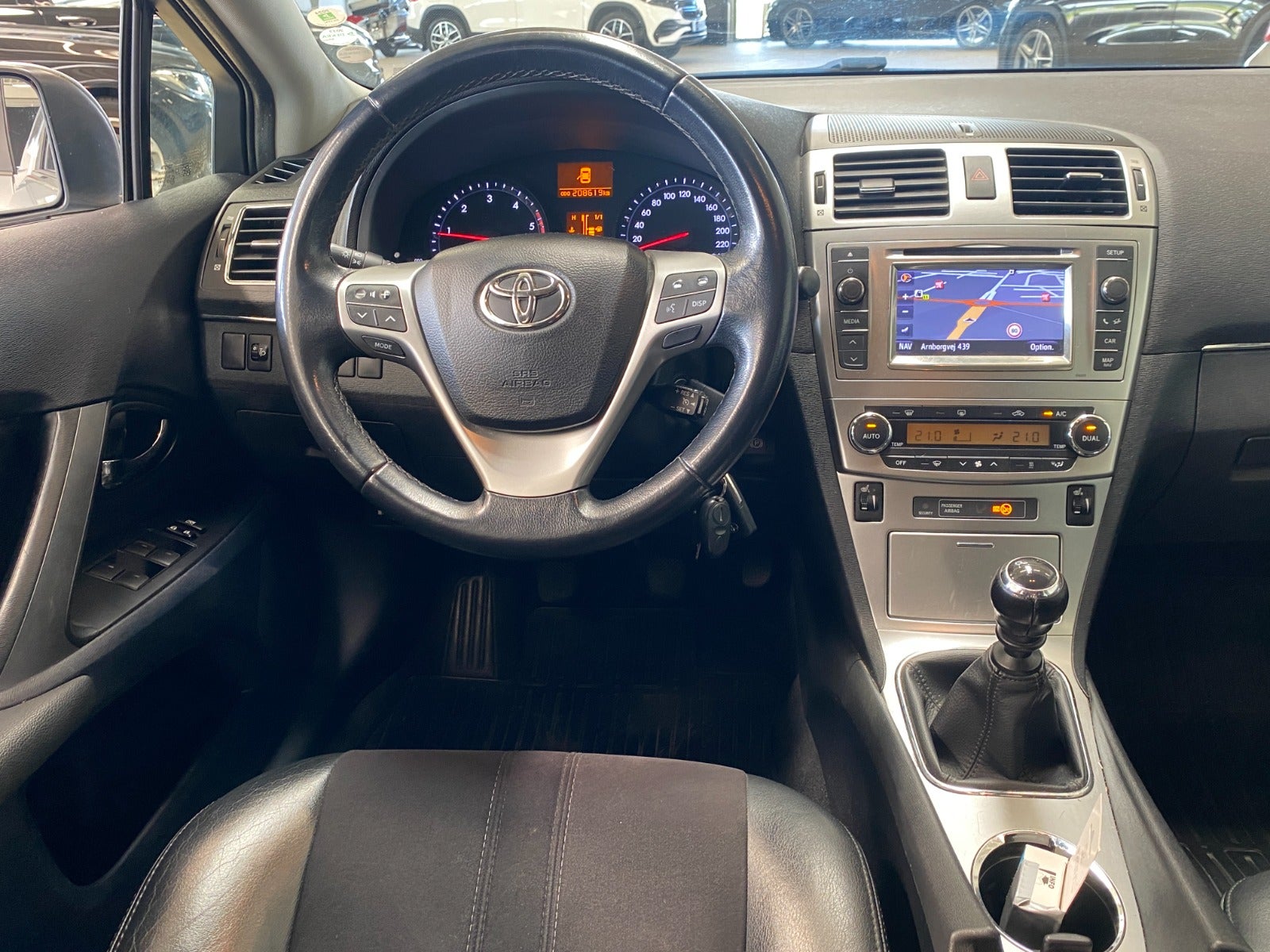 Toyota Avensis 2012