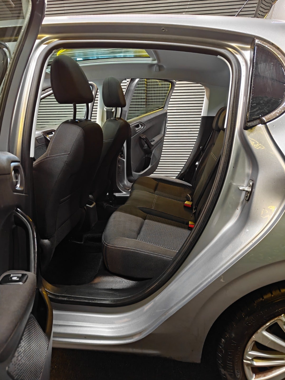 Billede af Peugeot 208 1,5 BlueHDi 100 Prestige Sky