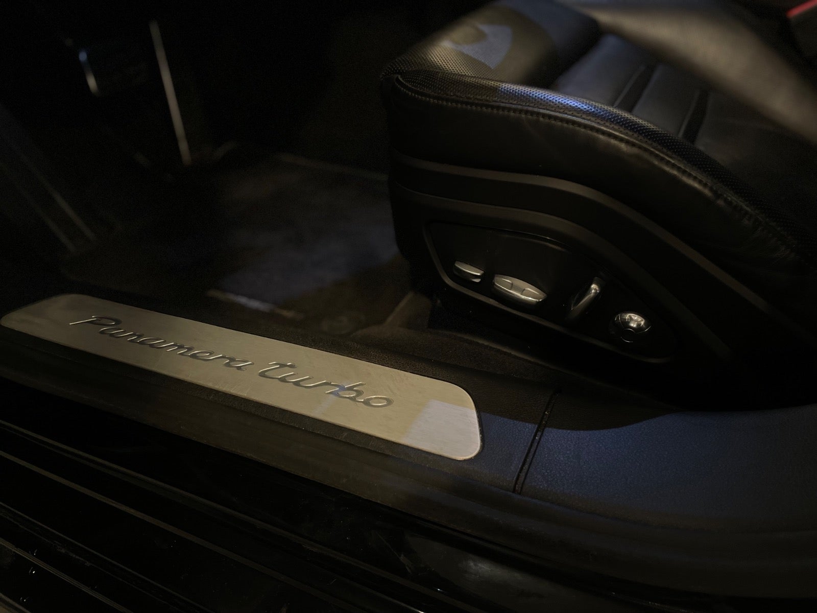 Porsche – Panamera Turbo