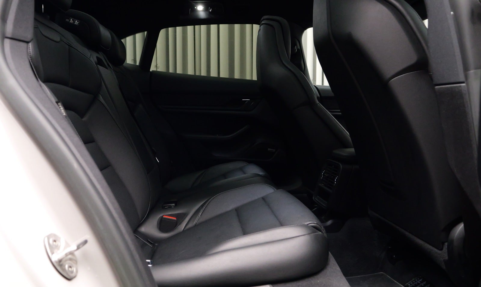 Porsche Taycan 4 Performance+ Cross Turismo