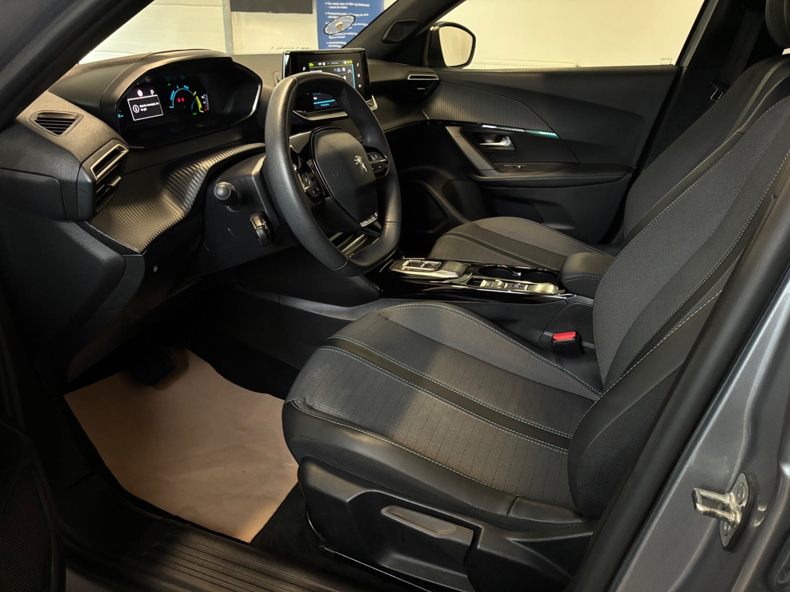 Billede af Peugeot e-2008 50 Allure
