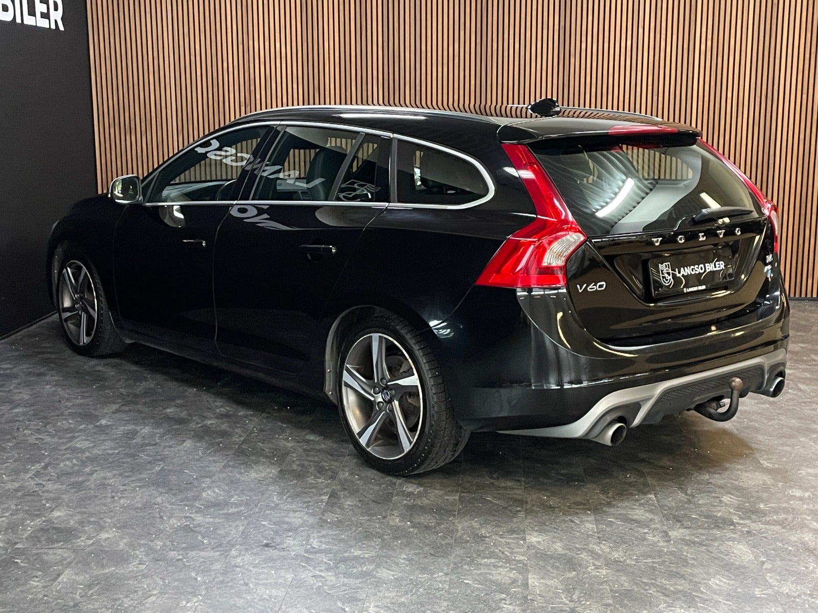 Billede af Volvo V60 2,0 T6 306 R-Design aut. AWD