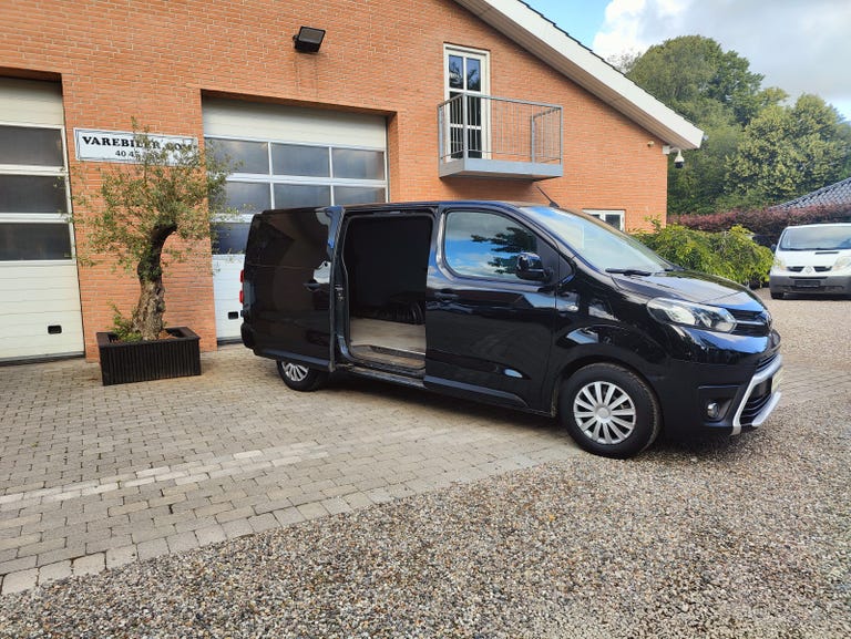 Toyota ProAce D 180 Medium Comfort aut.