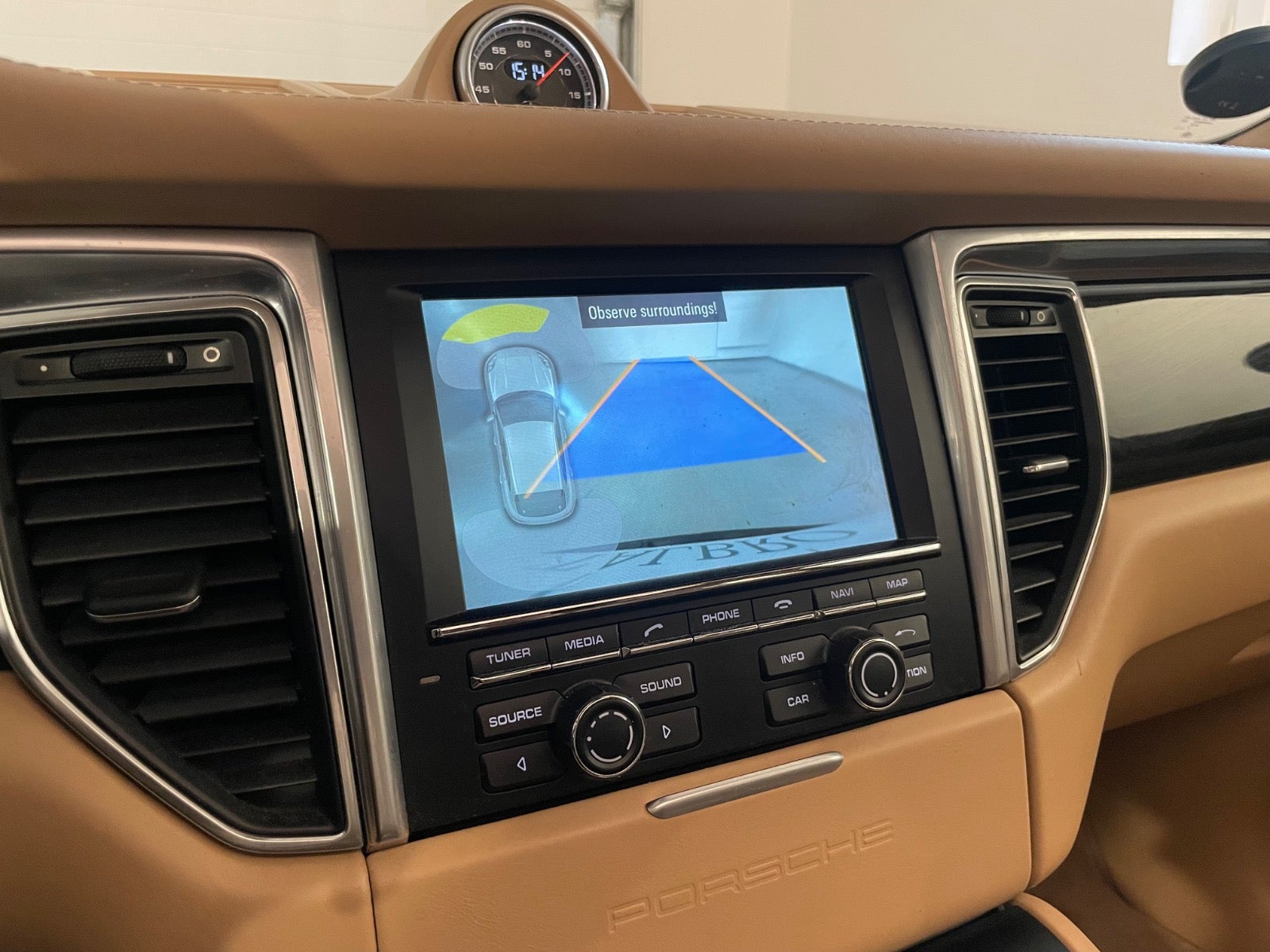 Porsche – Macan Turbo