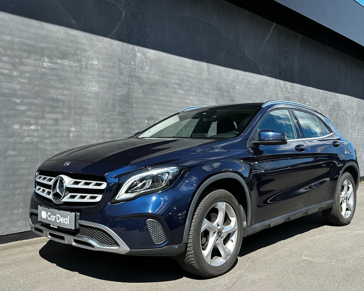 Mercedes GLA200 billede