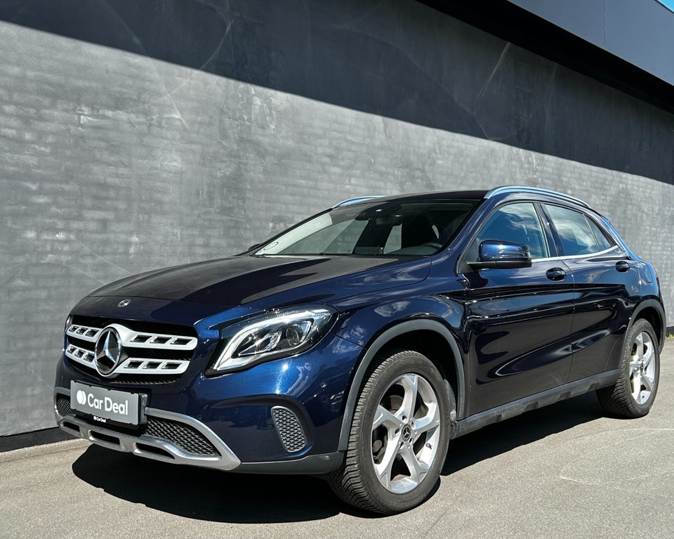 Mercedes GLA200 billede