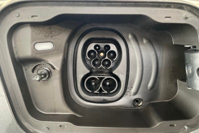 Ford Explorer Premium Extended Range