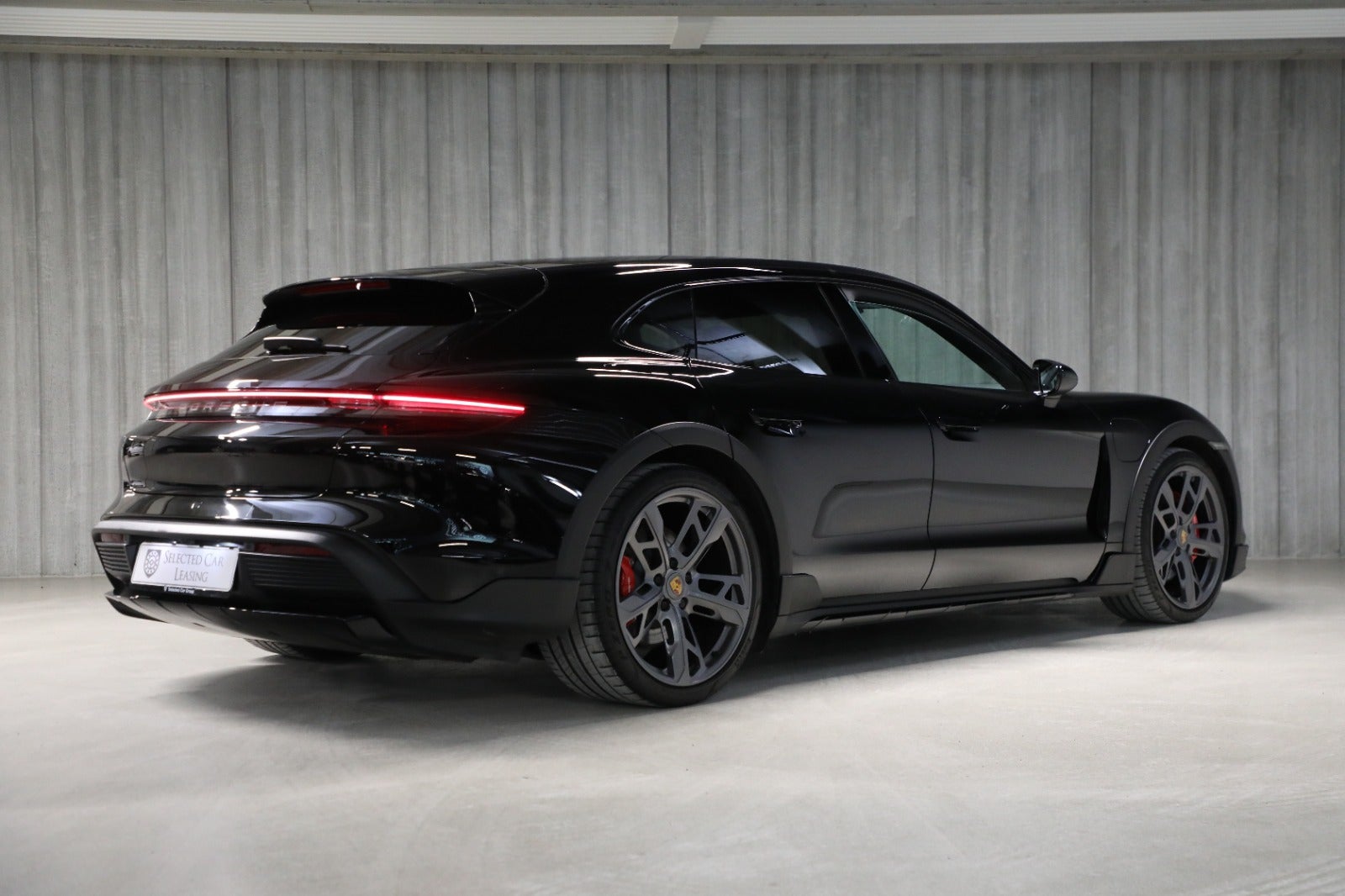 Porsche Taycan 4S Performance+ Cross Turismo