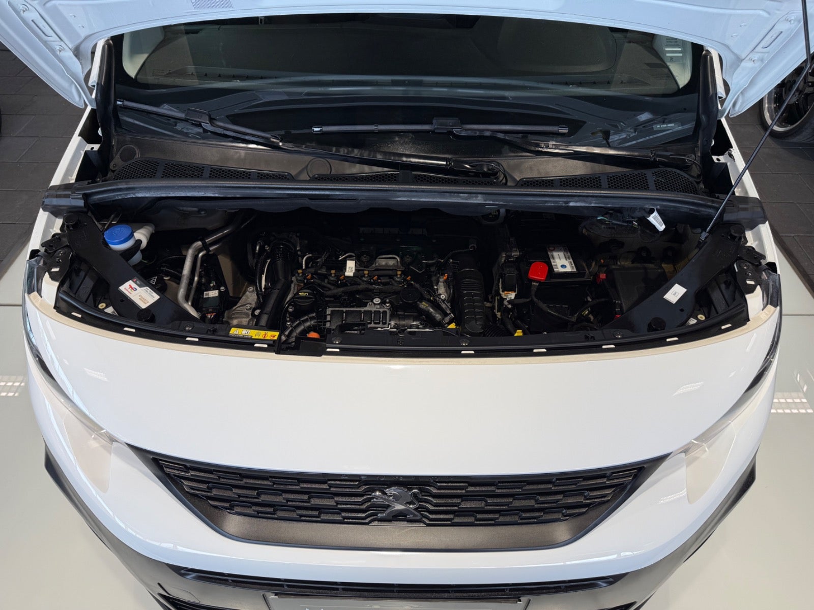 Billede af Peugeot Partner 1,5 BlueHDi 130 L1V1 Plus EAT8 Van