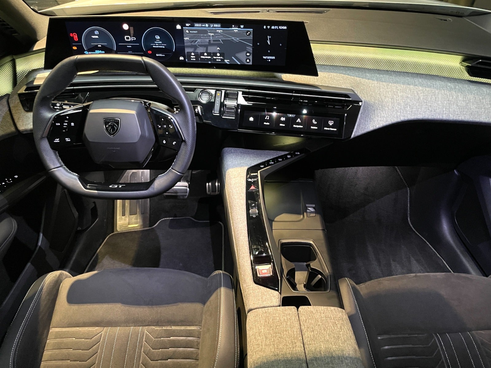Billede af Peugeot e-3008 77 GT