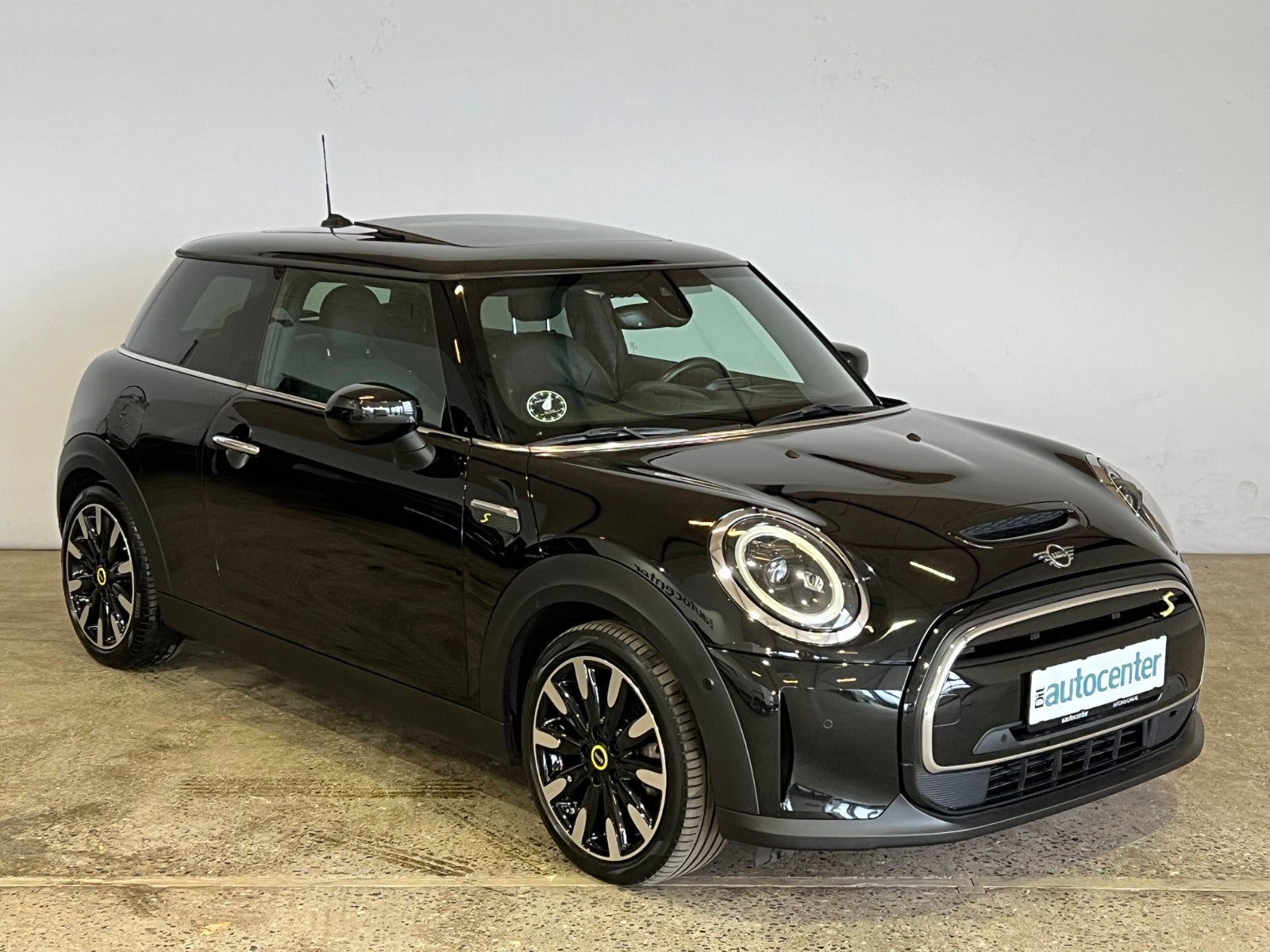 MINI Cooper SE Classic Trim