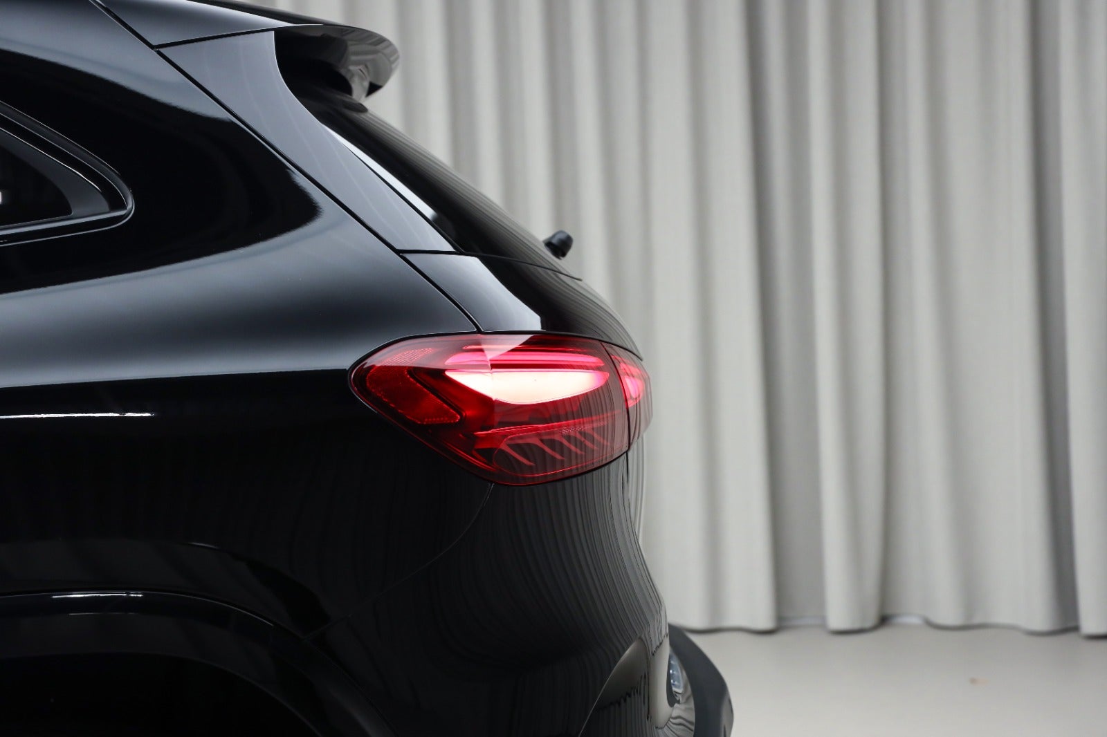 Mercedes-Benz EQA 250+ (8/8)