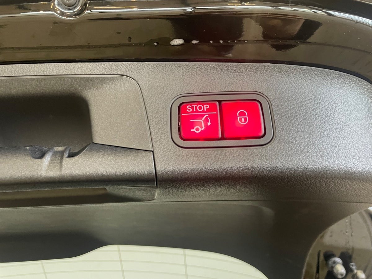Mercedes EQA300 Progressive 4Matic Van