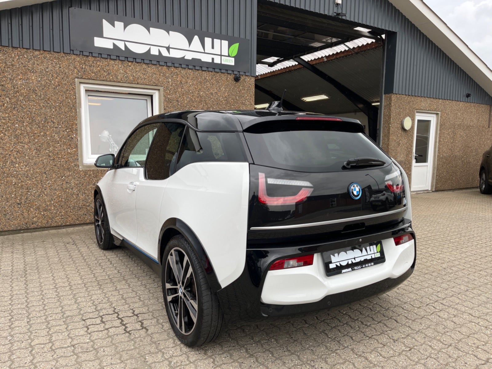 BMW i3s  Charged Plus 5d - 6