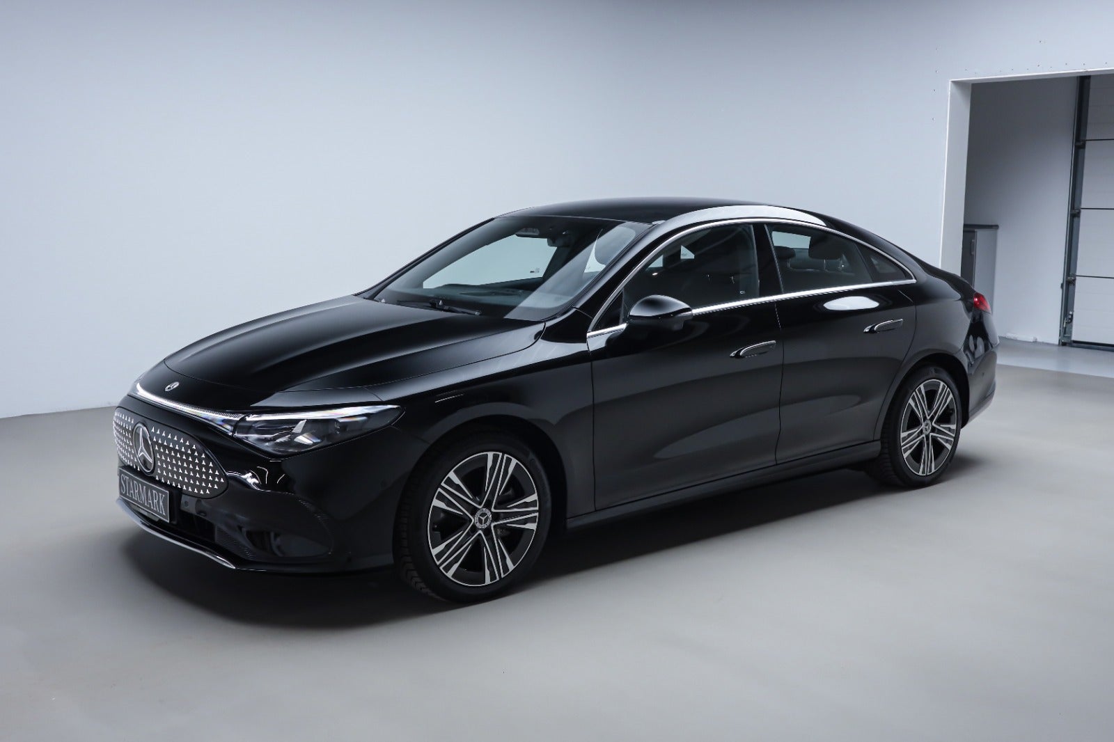 Mercedes-Benz CLA 250+ (1/8)