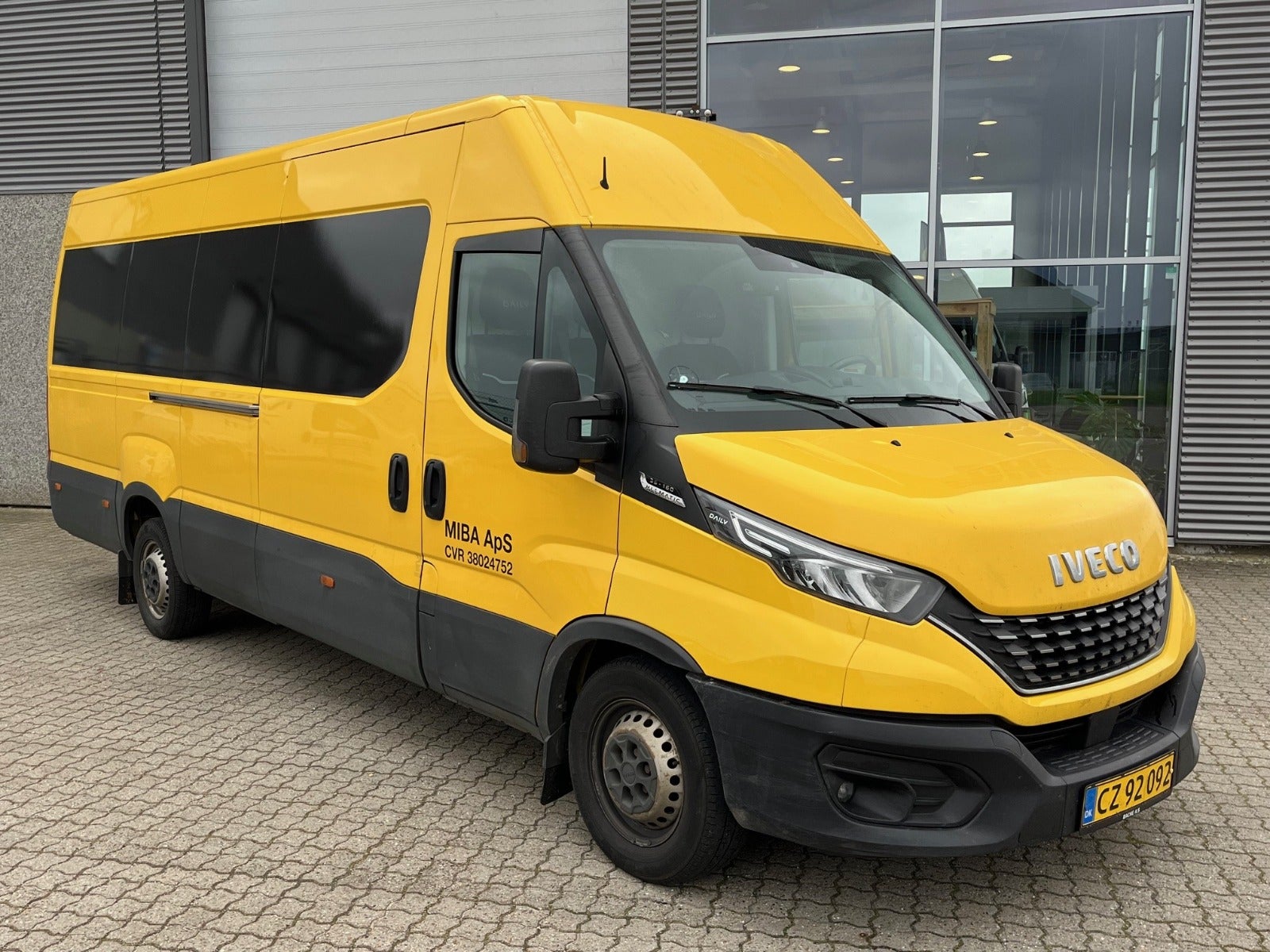 Iveco Daily 2,3 35S16 16m³ Van AG8