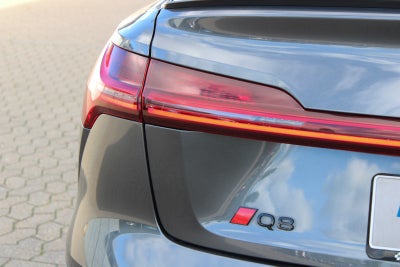 Audi Q8 e-tron S-line Black Style Sportback quattro
