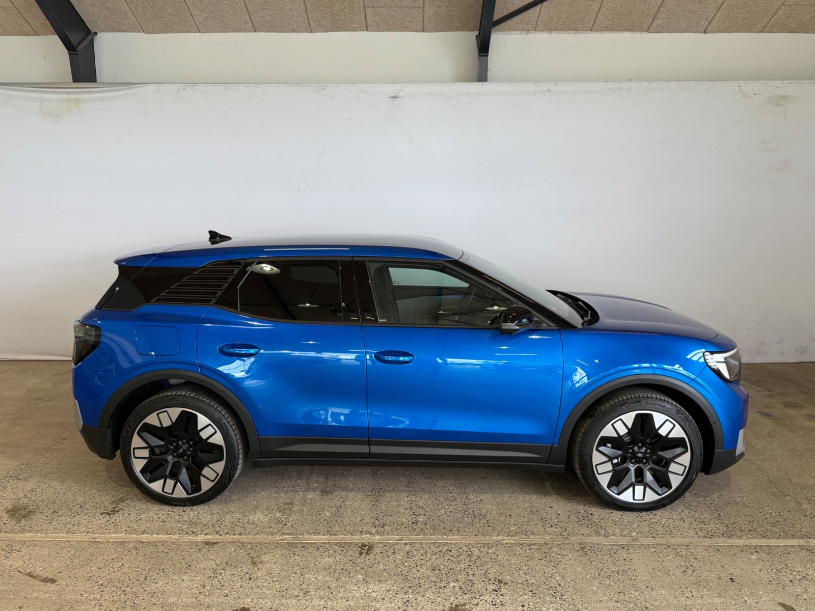 Ford Explorer Premium Extended Range AWD