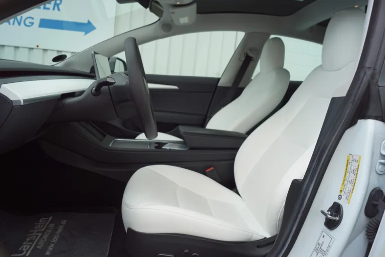 Tesla Model 3 Standard Range+ RWD