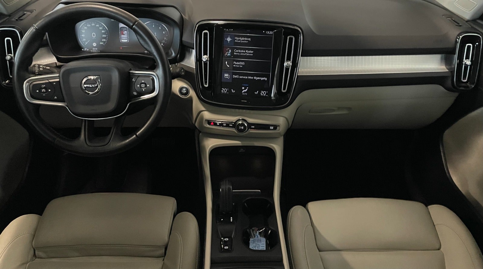 Billede af Volvo XC40 2,0 T5 247 Momentum aut. AWD