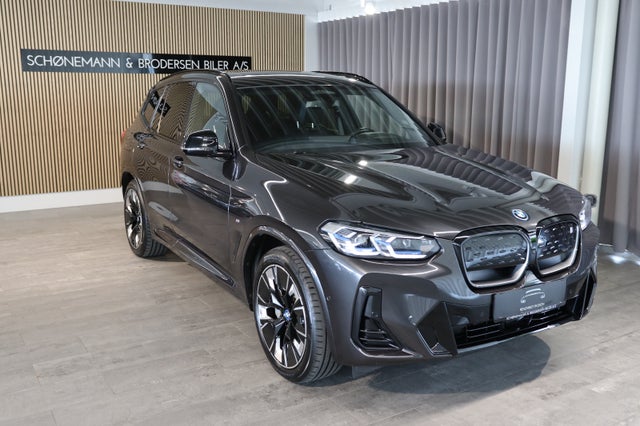 BMW iX3  Charged Plus M-Sport