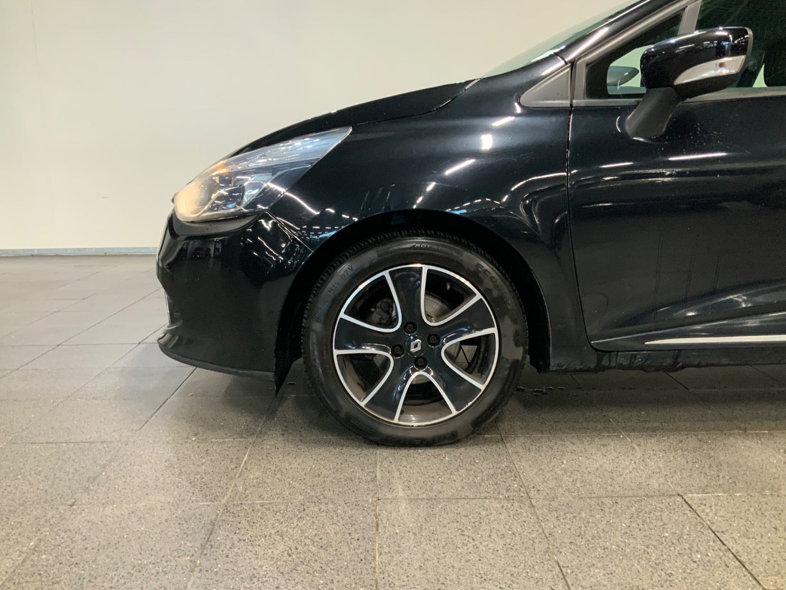 Renault Clio IV (3/8)