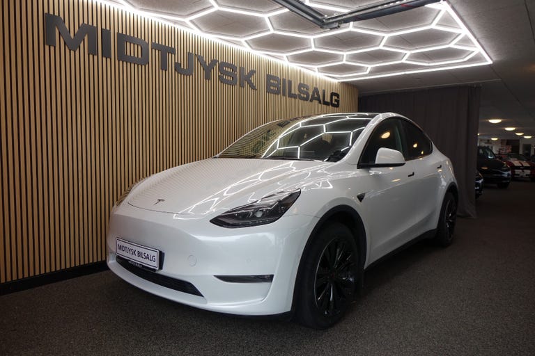 Tesla Model Y Long Range AWD