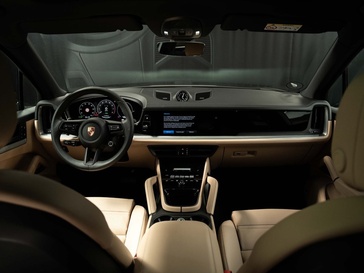 Gallery image 13 of 18