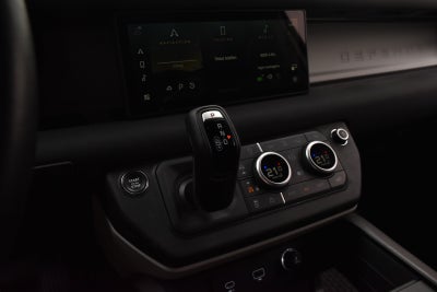 Land Rover Defender 110 D250 Hard Top SE aut. Van