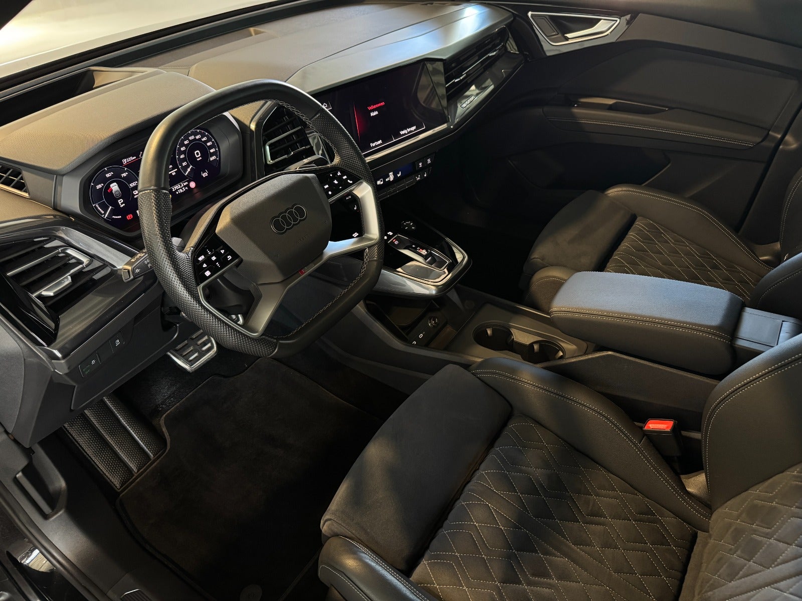 Audi Q4 e-tron 45 S-line Sportback quattro 5d - 7