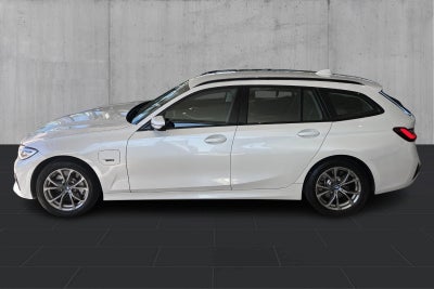 BMW 330e Touring Sport Line aut. - 1
