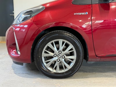 Toyota Yaris Hybrid H2 Exclusive e-CVT Van