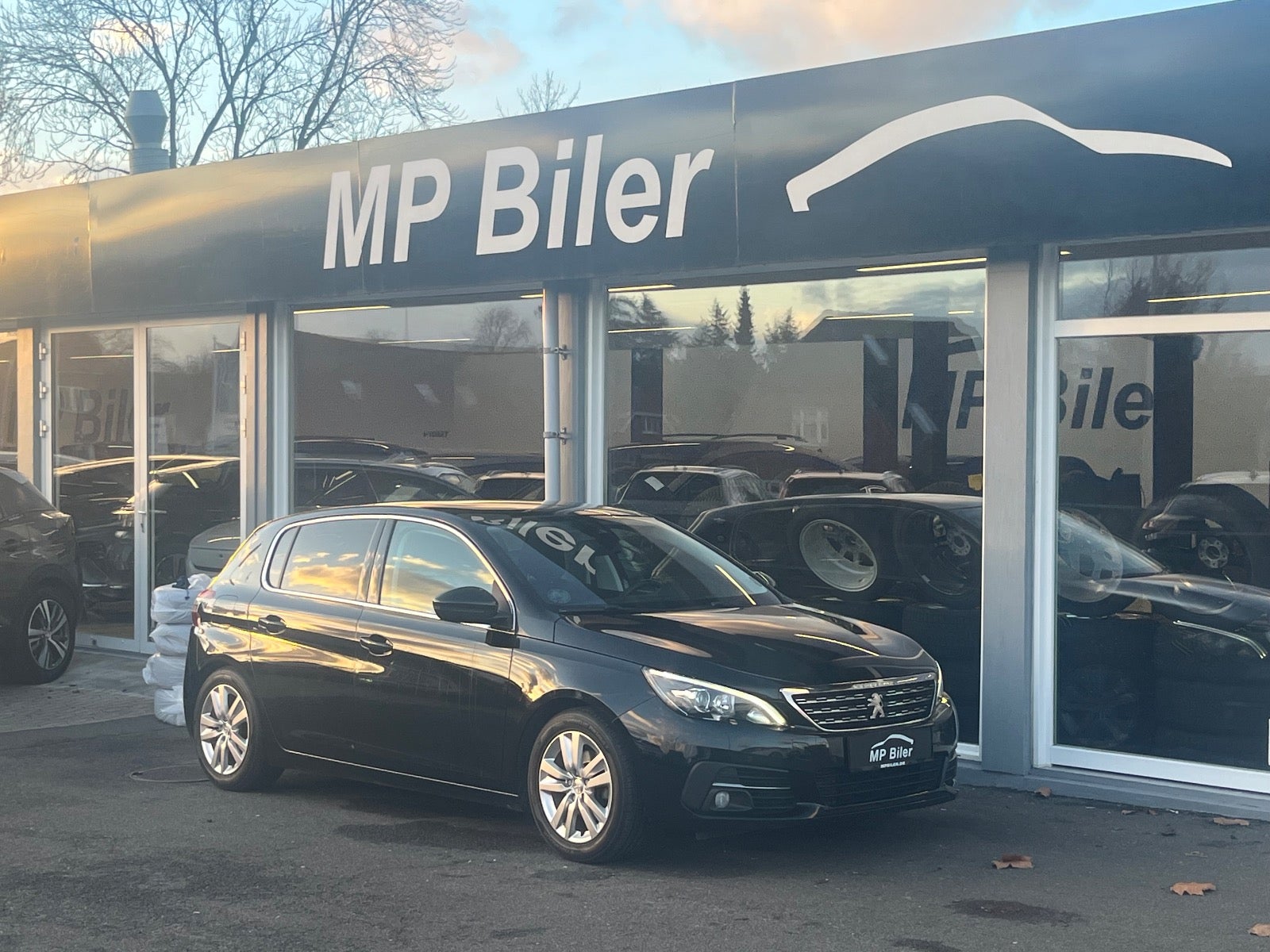 Billede af Peugeot 308 1,6 BlueHDi 120 Allure Sky