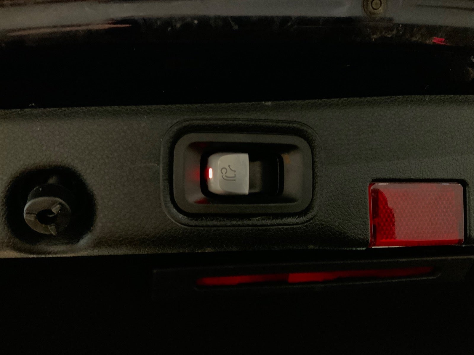 Mercedes-Benz E 300 e (6/8)