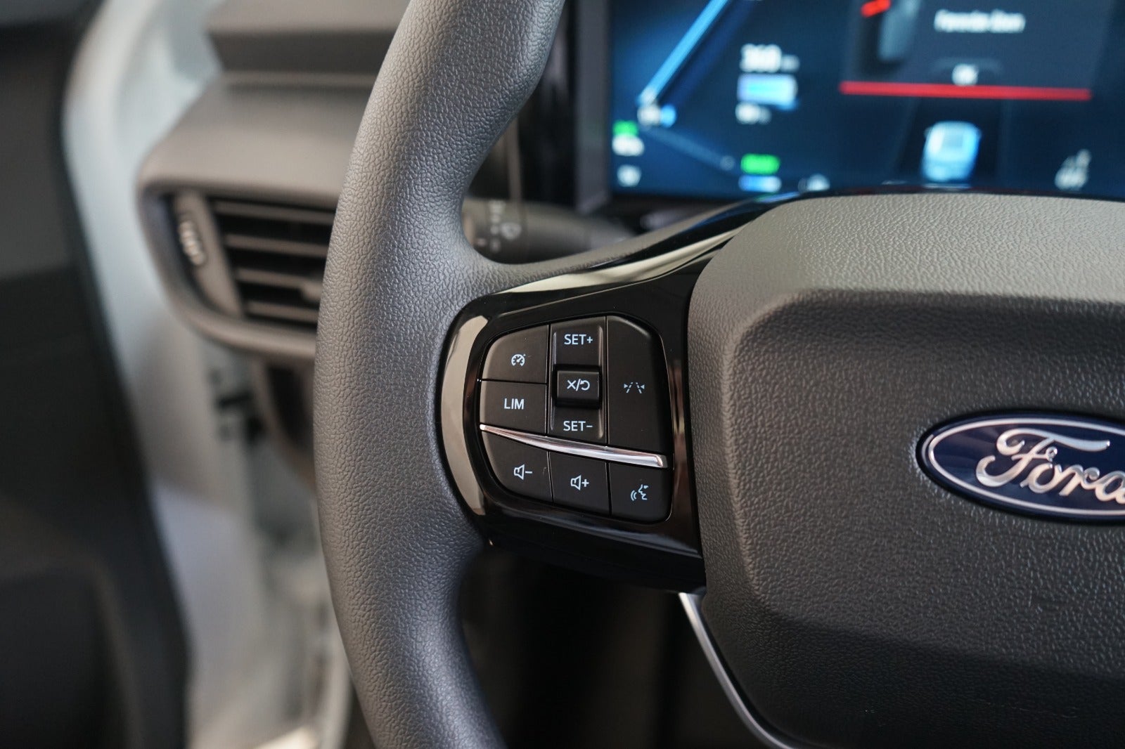 Ford E-Transit Courier