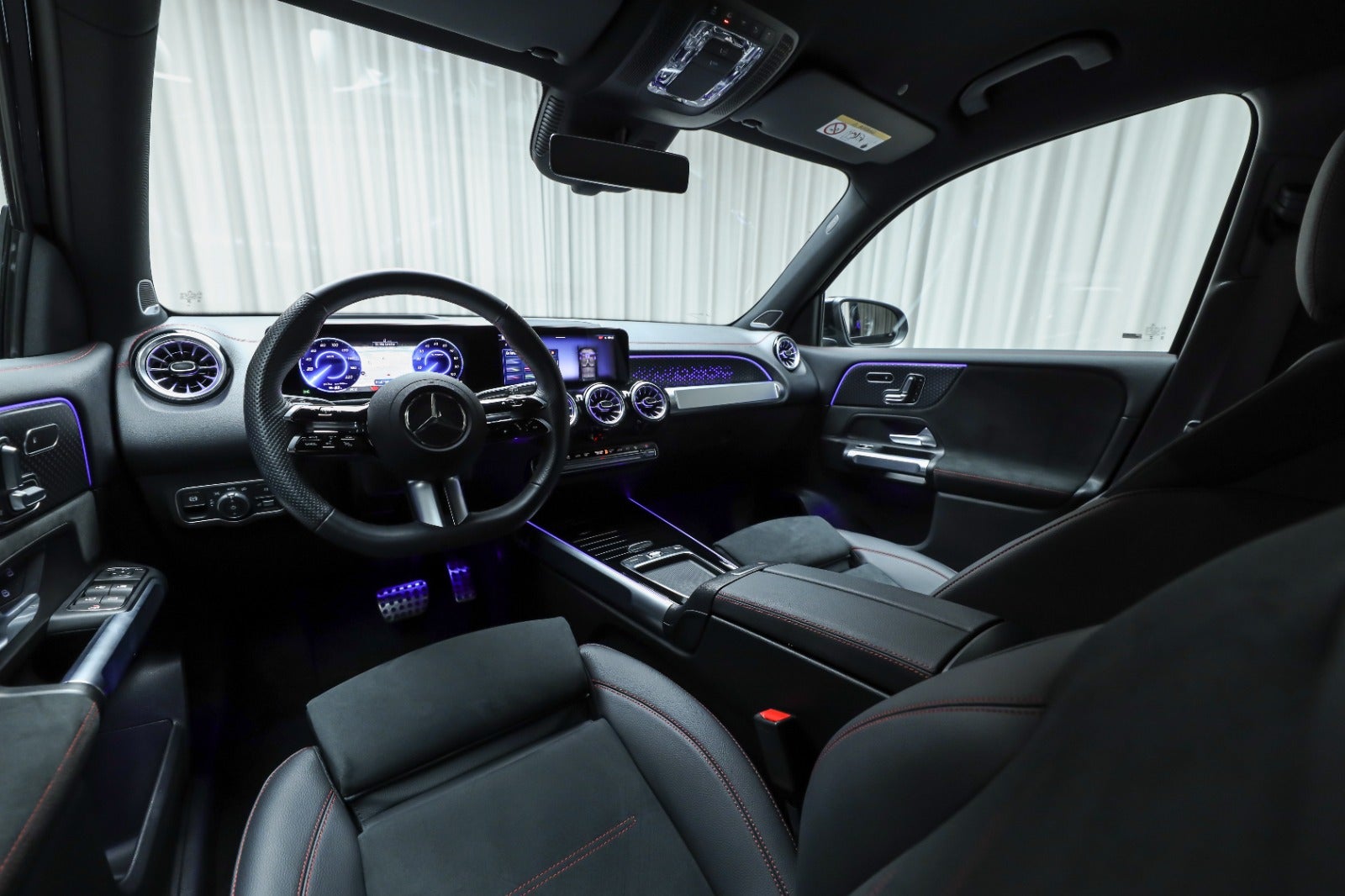 Mercedes-Benz EQB 250+ (4/8)