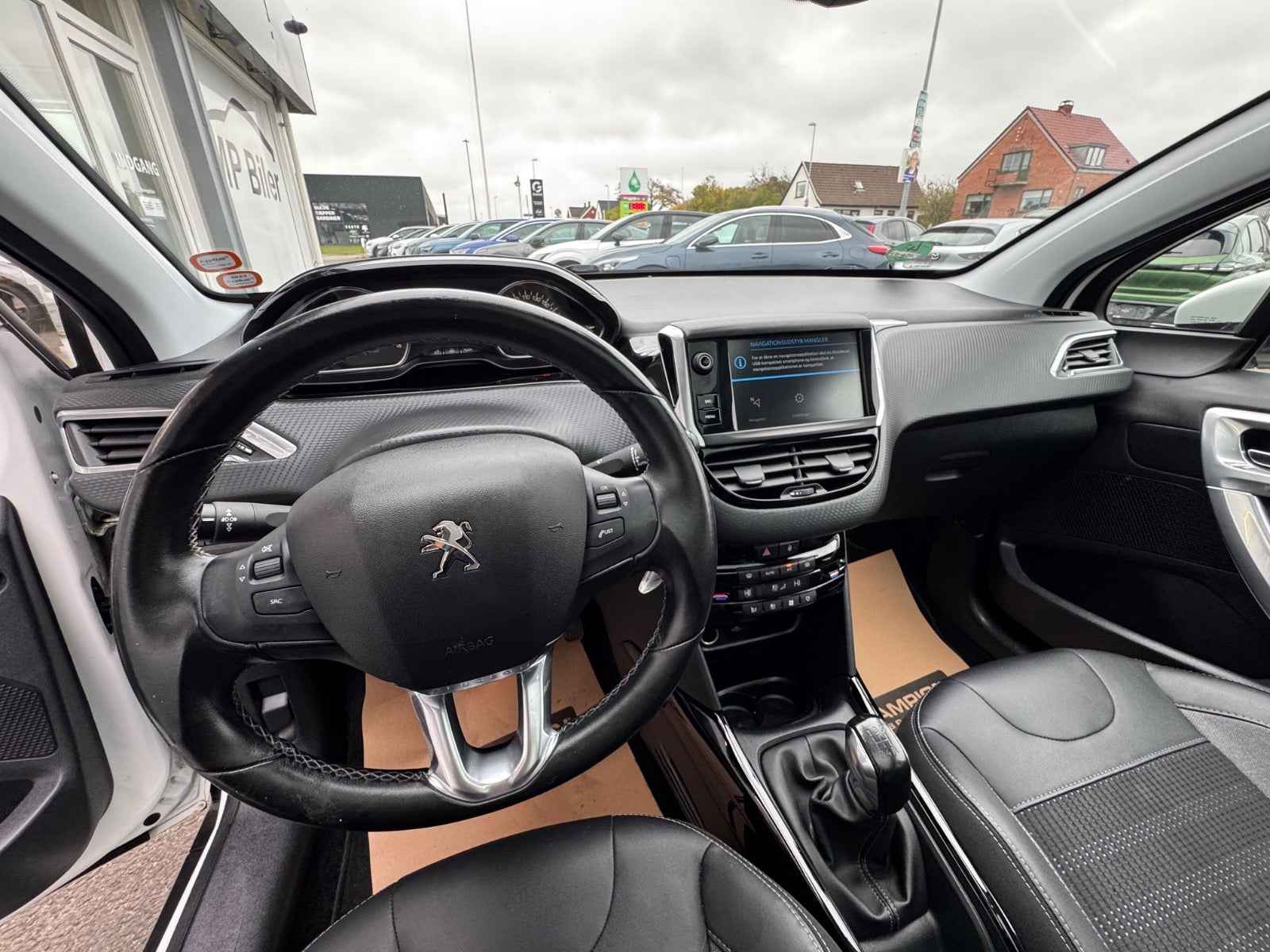 Billede af Peugeot 2008 1,5 BlueHDi 100 Allure Sky