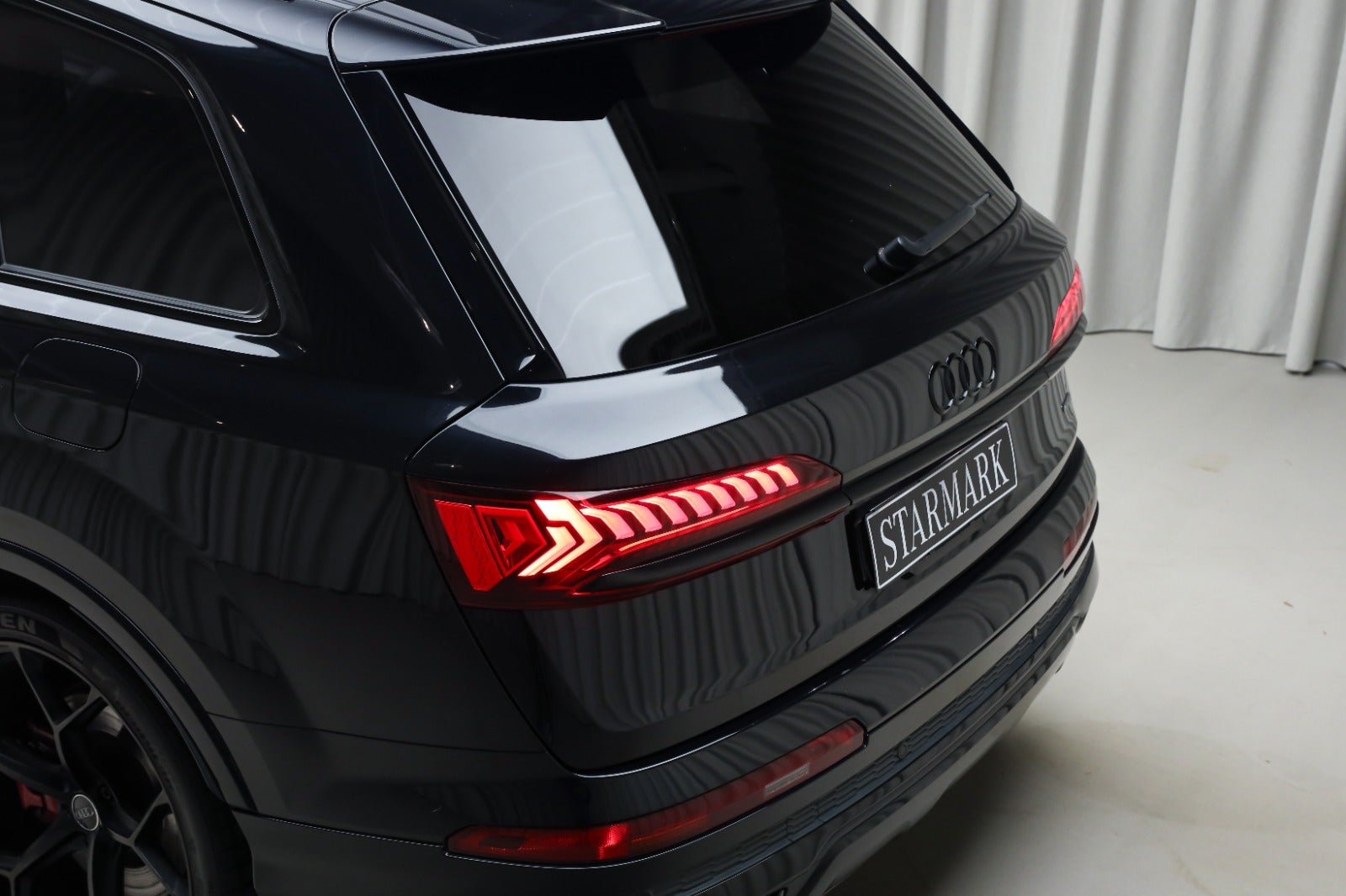 Audi Q7 (8/8)