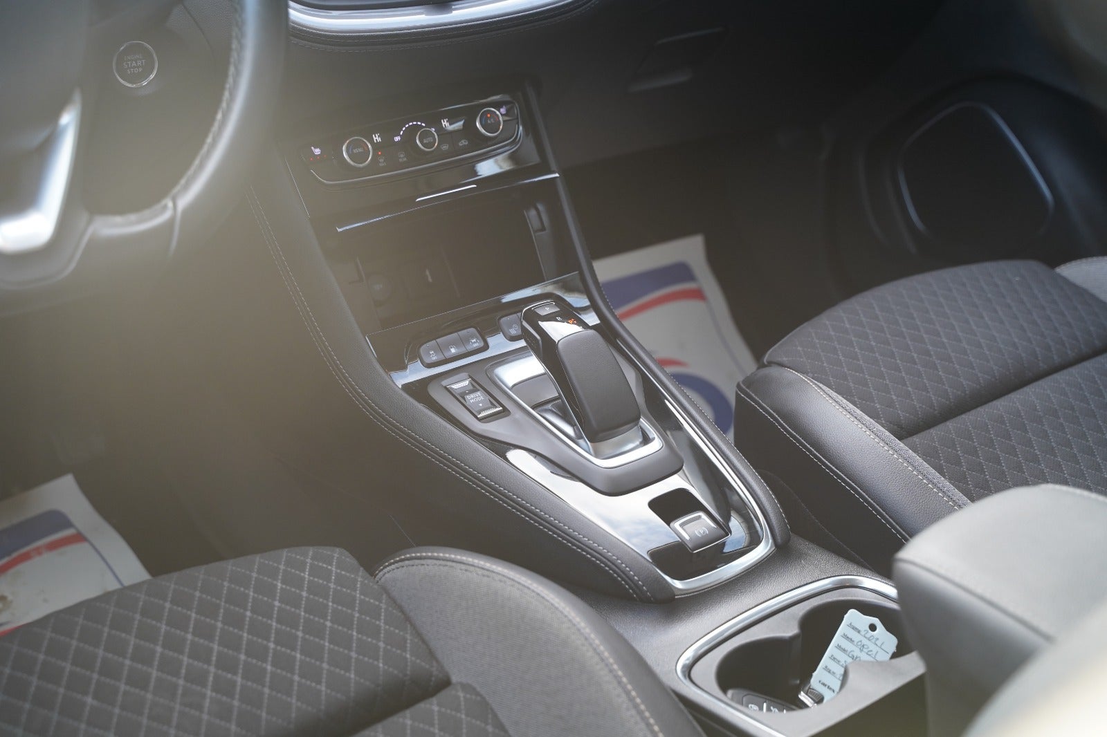 Billede af Opel Grandland X 1,6 Hybrid Ultimate aut.