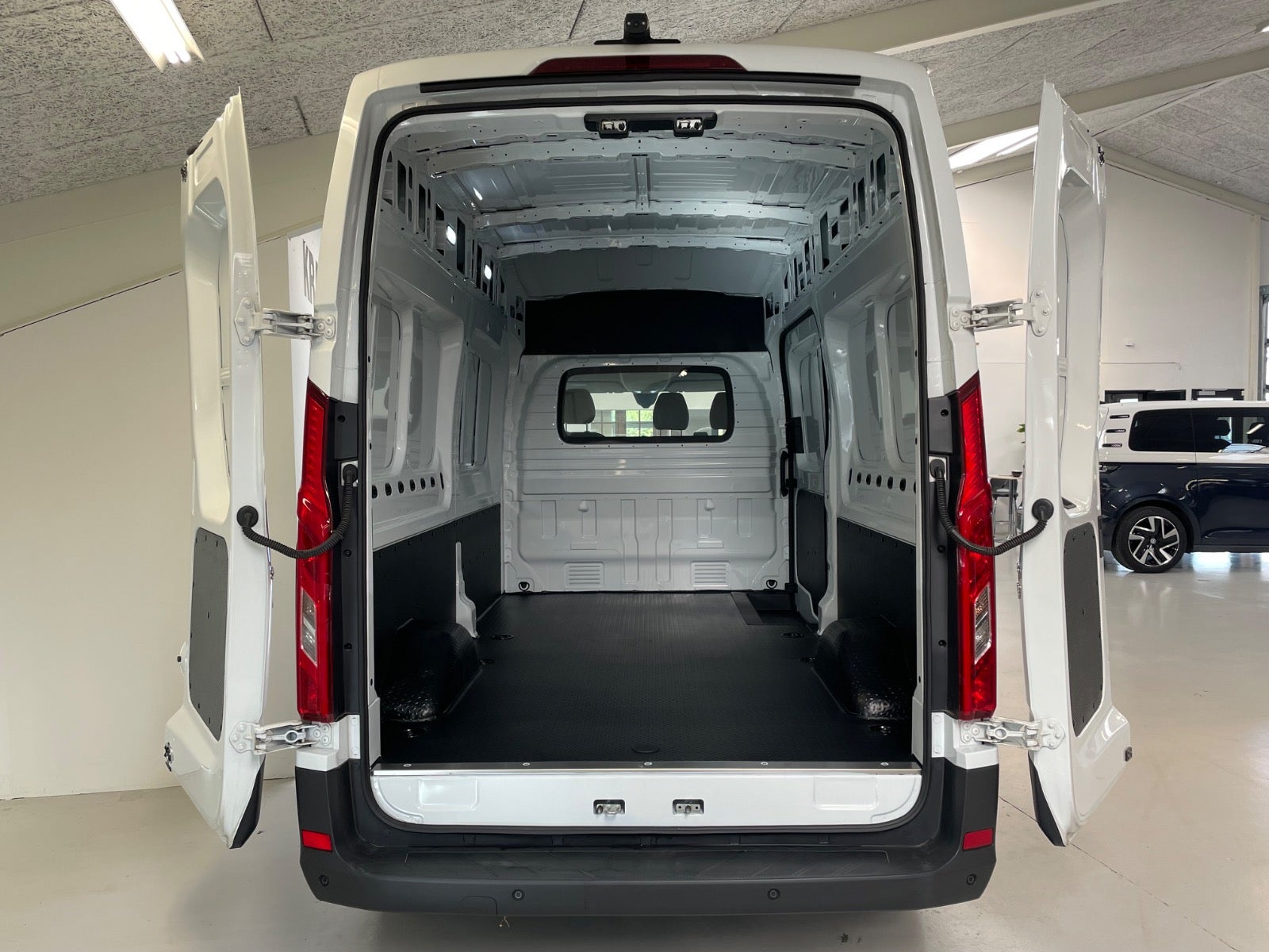 Billede af Maxus e-Deliver 9 88 L3H3 Kassevogn