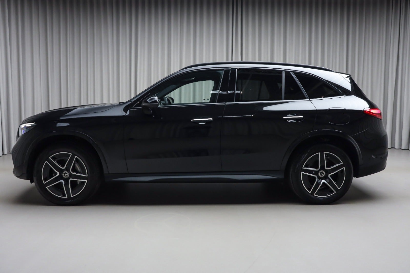 Mercedes-Benz GLC 300 de (6/8)