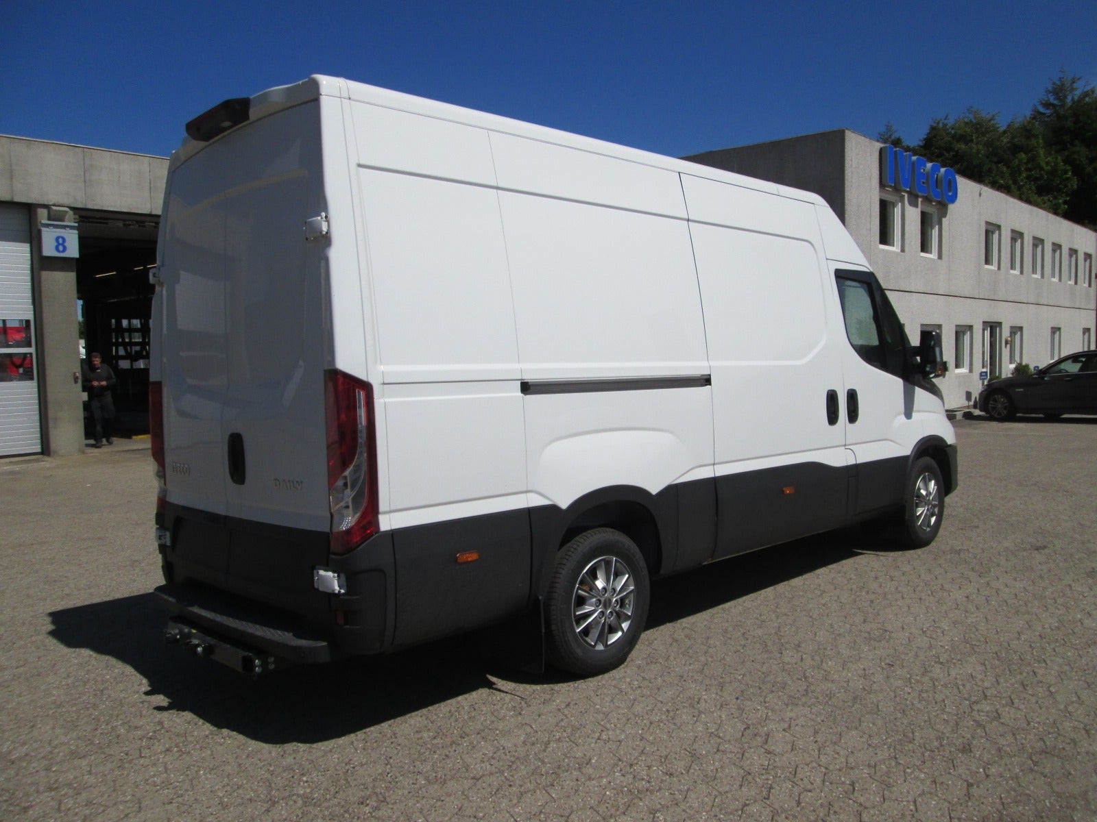 Billede af Iveco Daily 3,0 35S18 12m³ Van AG8