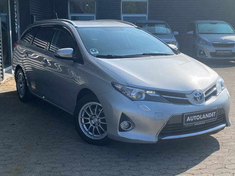 Toyota Auris Hybrid H2 Premium Touring Sports CVT